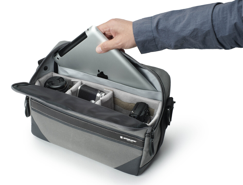 Artisan and Artist Alma ACAM-9200 Camera Bag