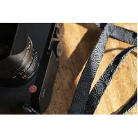 Artisan and Artist ACAM-318 Silk Camera Strap with japanese wave patter Black/Black