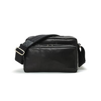 Artisan and Artist GCAM-1000 Leather Camera Bag