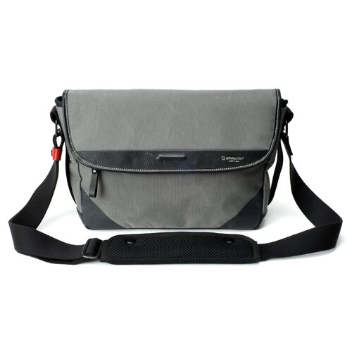Artisan and Artist Adelina ACAM-9000 Camera Bag